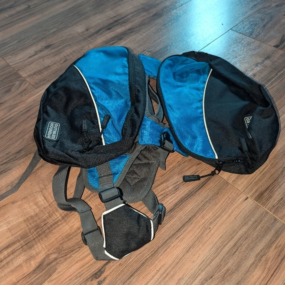 Outward Hound dog harness with Carrie pack. Medium to large dog harness.